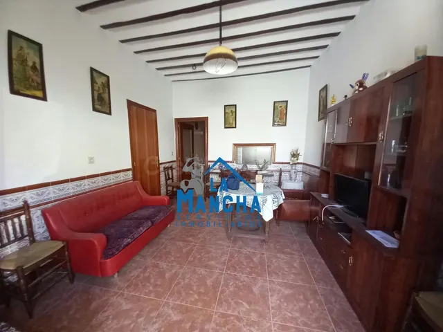*53.000€* inmobiliaria la mancha vende casa con patio en Barrax ( Albacete ). — 2
