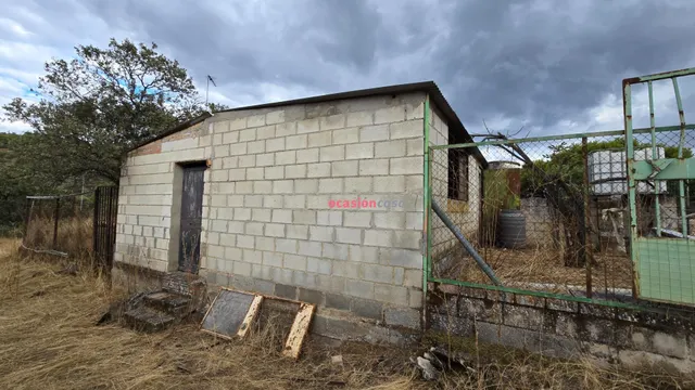 FINCA RUSTICA CON VIVIENDA — 17