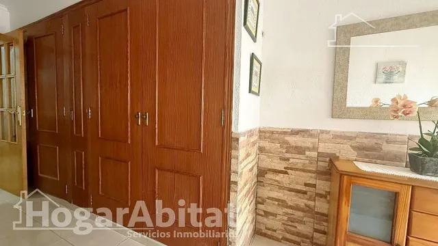 ¡Cerca del puerto! Casa espaciosa y semireformada con gran terraza, toda amueblada — 37