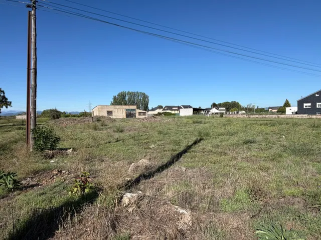 Venta finca urbana en Villaverde en Ponferrada - foto 2