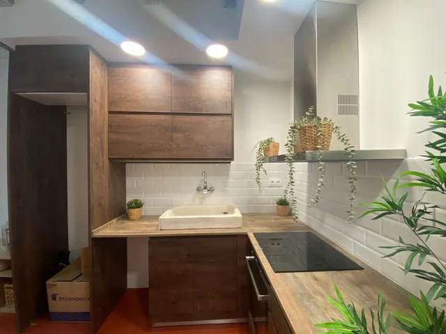 ESTUPENDO APARTAMENTO REFORMADO AL LADO DE SAGRADA FAMILIA — 3