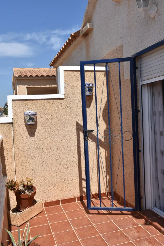 GRAN CASA TIPO DÑUPLEX EN ORIHUELA COSTA: 2 HAB, 2 BAÑOS — 28