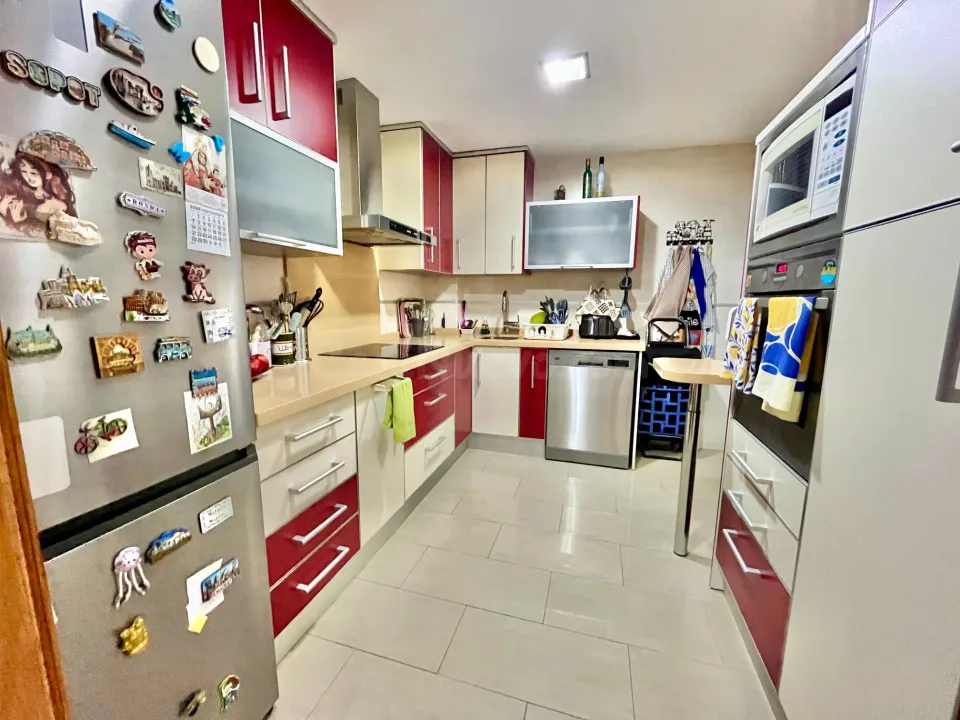 ¡¡Piso Reformado de 4 habitaciones y 2 Baños en Carolinas, Alicante!!