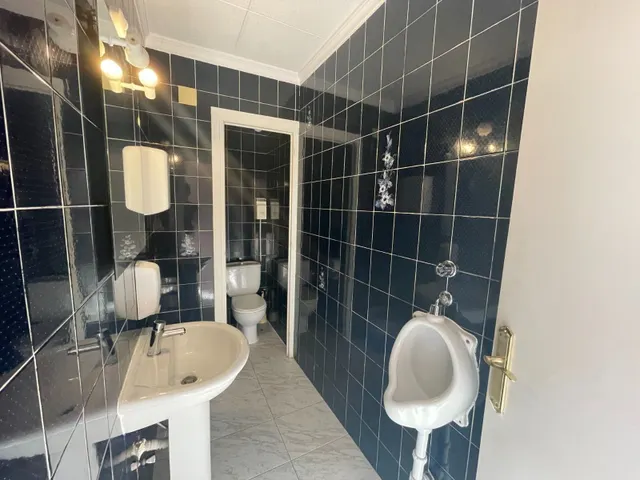 Local comercial 2 habitaciones 100m² en venta - Pueblo 4 — 8