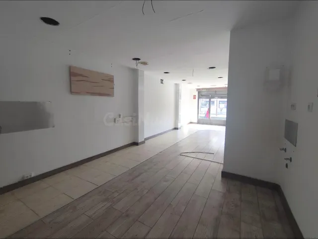 Local comercial en alquiler en Maracena - metro en la puerta - 70 m2 — 5