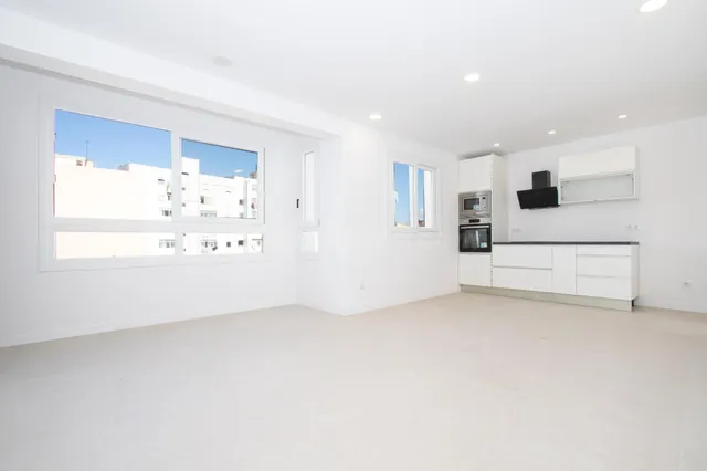 ¡Exclusiva planta baja de obra nueva ideal para familias en Palma de Mallorca! — 2