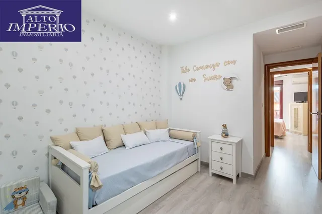 Amplia casa de 182 m2 con patio, gran sótano y a menos de 5 minutos del metro — 22