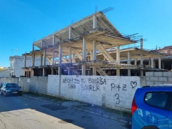 OBRA PARADA EN VENTA EN ALGECIRAS – GRAN OPORTUNIDAD DE INVE - foto 2