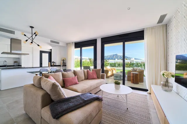 APARTAMENTO DE LUJO CON JARDÍN - foto 2