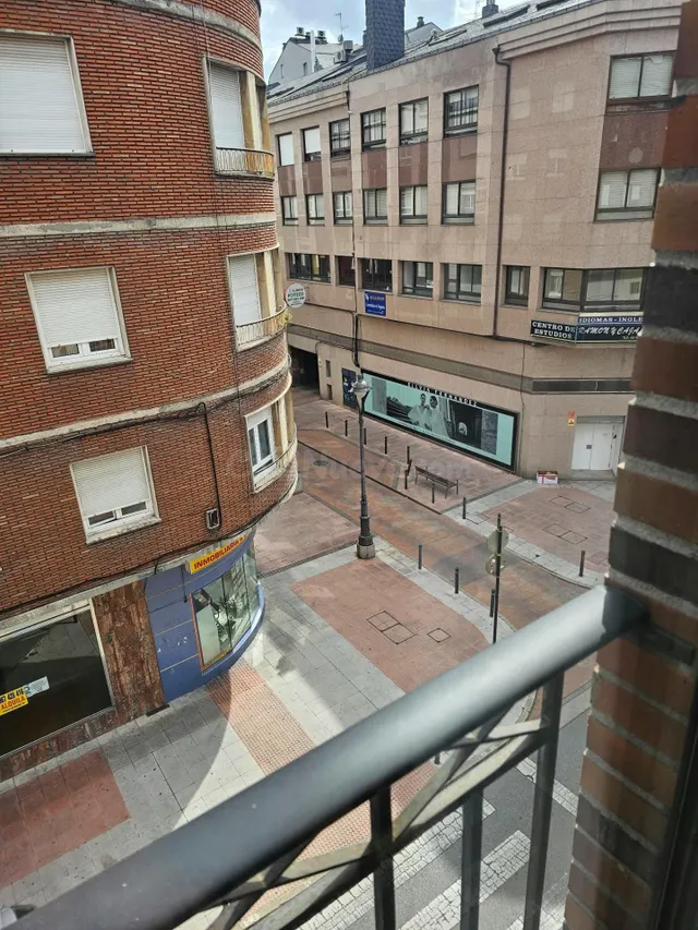 Espacioso Piso en el Corazón de Ponferrada por €156,000 - foto 4