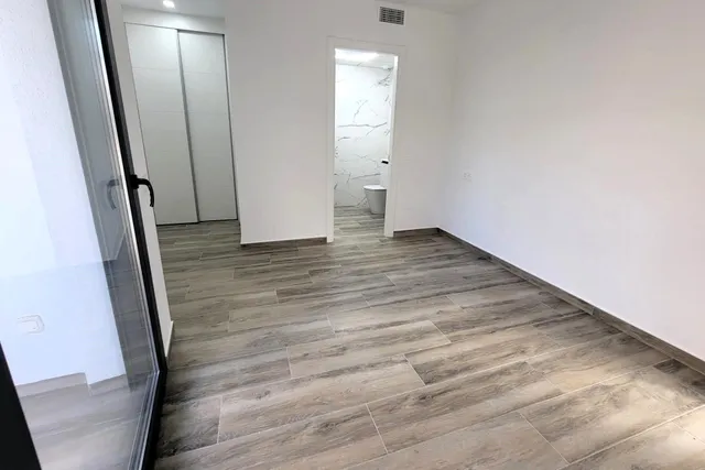 Apartamento moderno (desde 2024 - 148 m2 - 1.ª planta) en Alegria XVIII con piscina interior, sauna y gimnasio, en pleno centro de la ciudad, ¡a tan solo 300 m de Piscinas Naturales/Playa del Cura! — 26