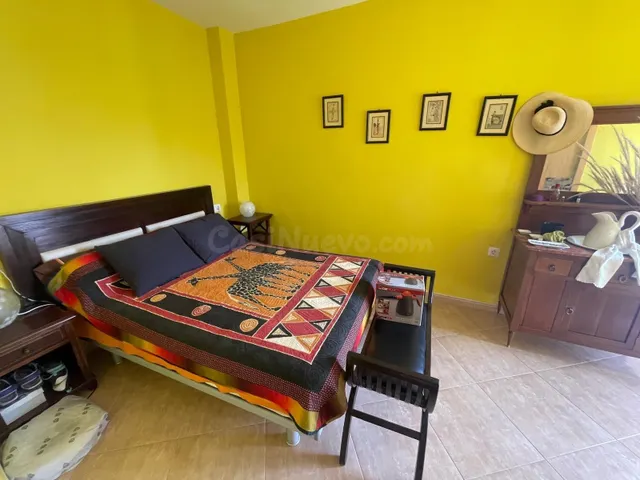 Amplio y luminoso apartamento en la zona del Faro - foto 3