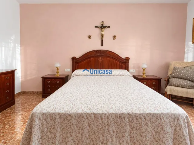 CHALET INDEPENDIENTE · 2 VIVIENDAS · PARCELA DE 422 M2 — 21