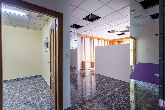 Local comercial en Pajaritos. — 24