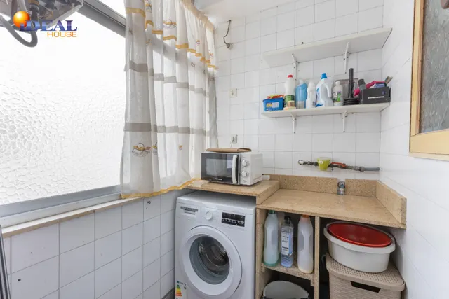 Piso de 3 dormitorios en calle milán, zaidín | muy luminoso y con gran potencial — 25