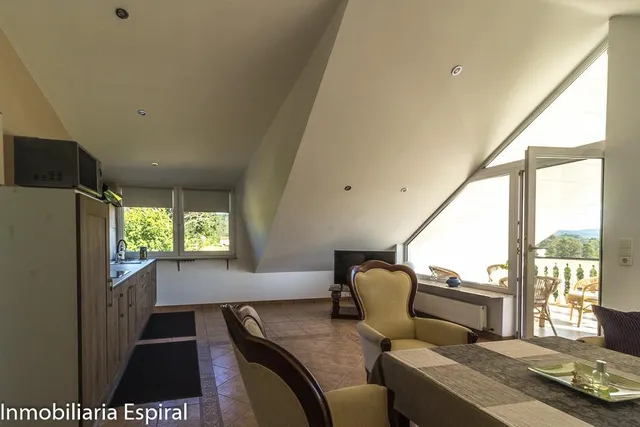Impresionante Chalet en Abegondo con Vistas al Valle . — 41