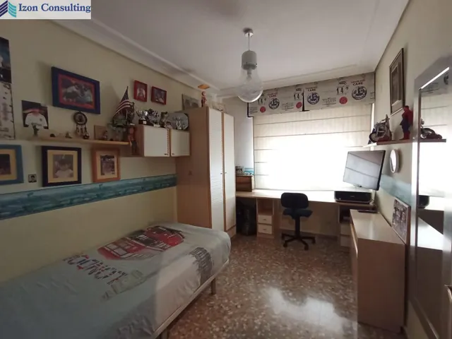 Gran oportunidad en Albacete: 4 dormitorios, 2 baños y para entrar a vivi — 14