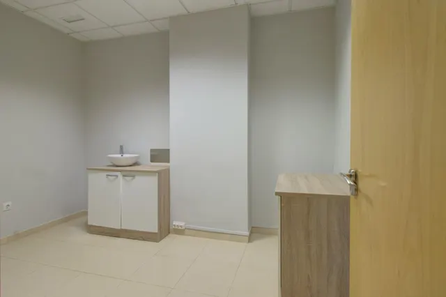 UN ESPACIO PREPARADO PARA TU PRÓXIMO NEGOCIO — 19