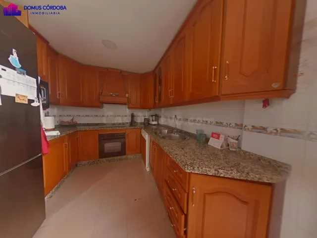 Exclusiva casa bifamiliar junto al Vial: amplitud, diseño y  - foto 3