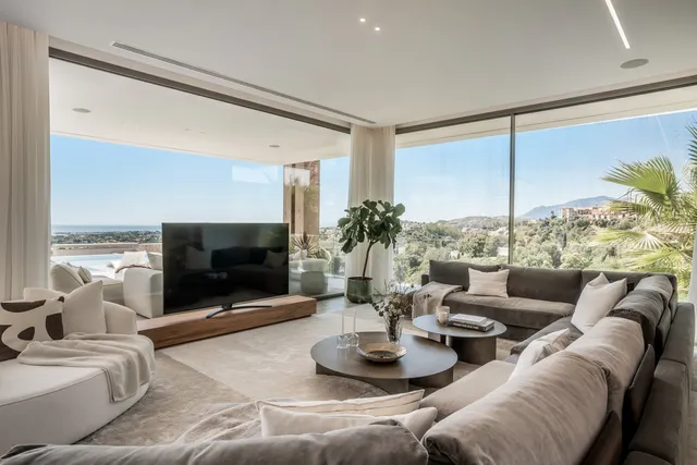 Chalet 6 habitaciones 943m² en venta - Costa Del Sol — 6