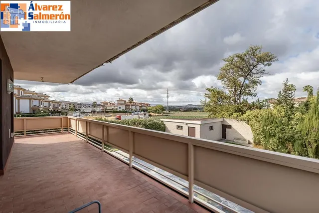 Gran casa con parcela y piscina en Cájar — 6