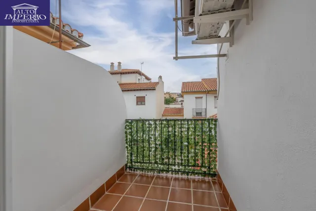 Encantadora Casa Reformada en Ogijares con Vistas y Espacios para Disfrutar — 23