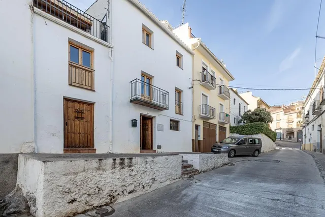 GR3929 - Alhama de Granada - Casa de pueblo reformada con patio delantero y azotea — 2