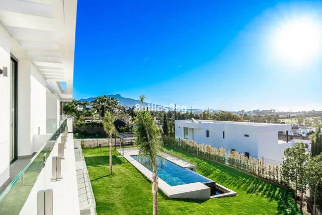 Chalet 6 habitaciones 1038m² en venta - Costa del Sol — 2