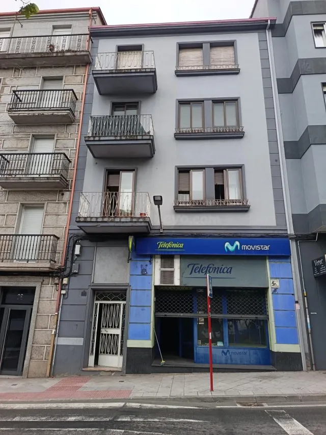 Amplio Edificio Semireformado en Posio, Ourense - Oportunida
