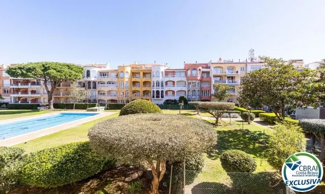 GRAN RESERVA Moderno apartamento reformado con piscinas y amplios jardines comunitarios — 22