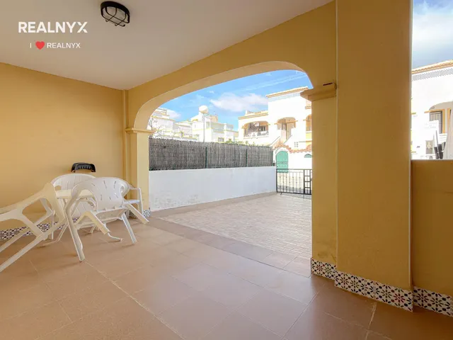 Dream Hills! Encantador Bungalow listo para entrar a vivir en urbanización exclusiva con preciosas zonas verdes y piscina comunitaria — 13