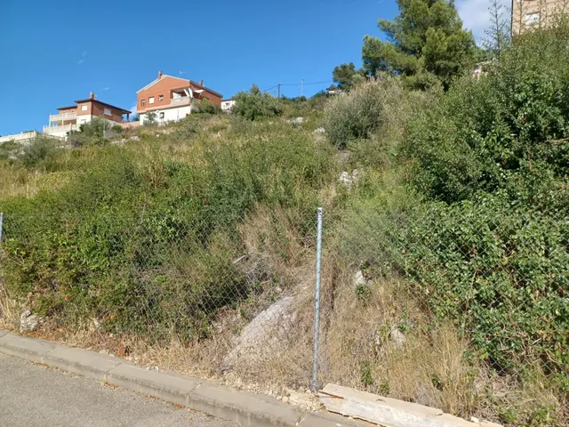 Terreno urbano edificable en venta de 814 m2 en zona residencial de Cunit — 3