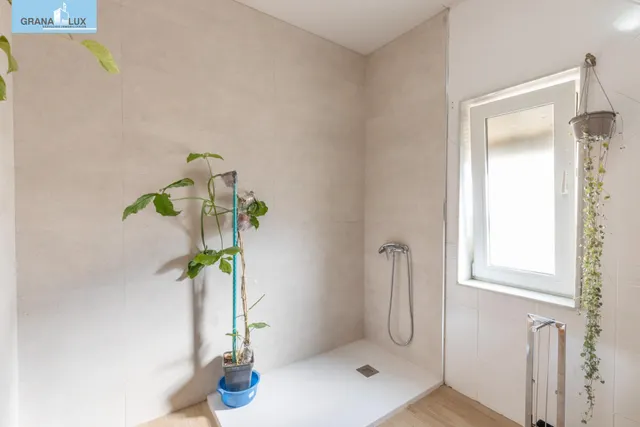 Casa en esquina en venta en Las Gabias — 37