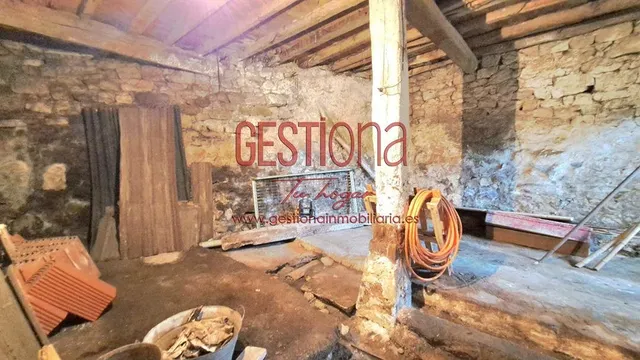 CASA DE PIEDRA EN LIERGANES. — 10