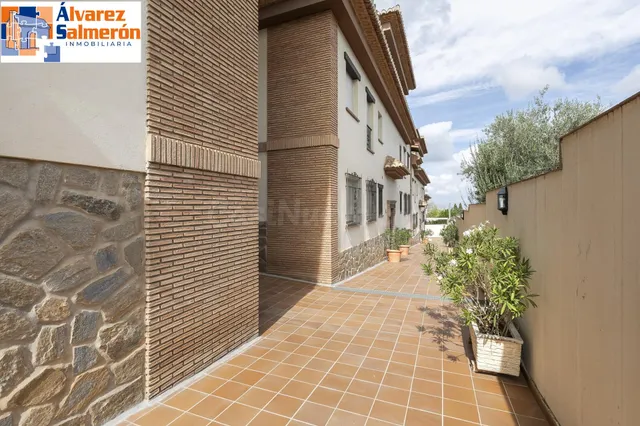 Ático en venta en La Zubia — 5