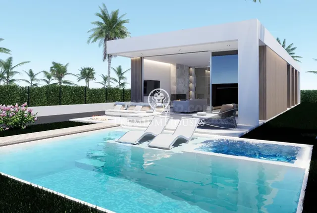 Chalet con piscina y jardín en Mas Alba