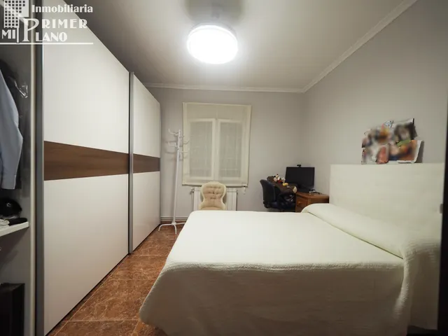 Amplia Casa en Venta con Excelentes Conexiones y Comodidades en Tomelloso — 11