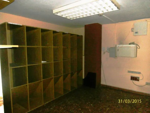 AMPLIO  Y CENTRICO ENTRESUELO CON ACCESO INDEPENDIENTE CON SALA DE GRABACION INSONORIZADA — 12