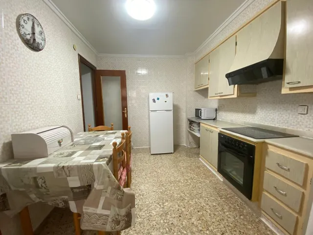 Piso en toscar  para entrar a vivir con 4 habitaciones y ascensor, posibilidad de alq/compra — 11