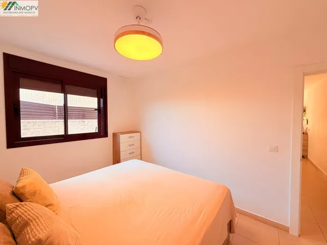 APARTAMENTO ESQUINERO EN PLANTA BAJA CON 2 DORMITORIOS, PISCINA, PARKING Y TRASTERO CERCA DE LA PLAYA — 8