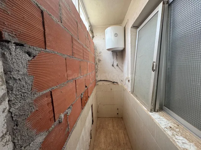 ¡Oportunidad Única en Alguazas! Piso Espacioso para Reformar — 3