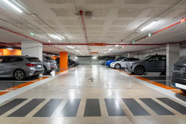 Parking 12m² en alquiler - Eixample — 23