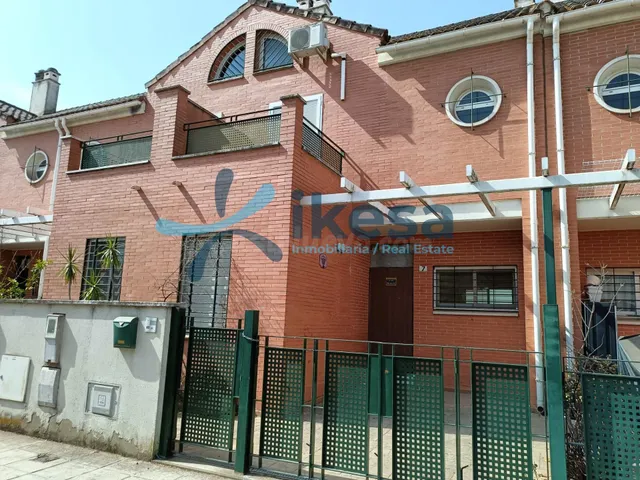 Venta de Casa Adosada en Coria del Rio - Sevilla - foto 2