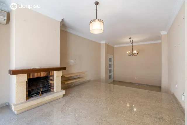 ADOSADA EN URBANIZACIÓN EN HUETOR VEGA — 7