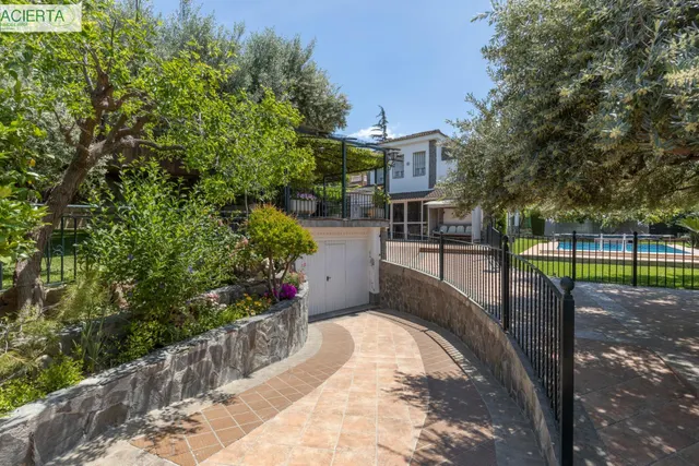 Vivienda Exclusiva en Urbanización Viñas del Rey – Otura — 47