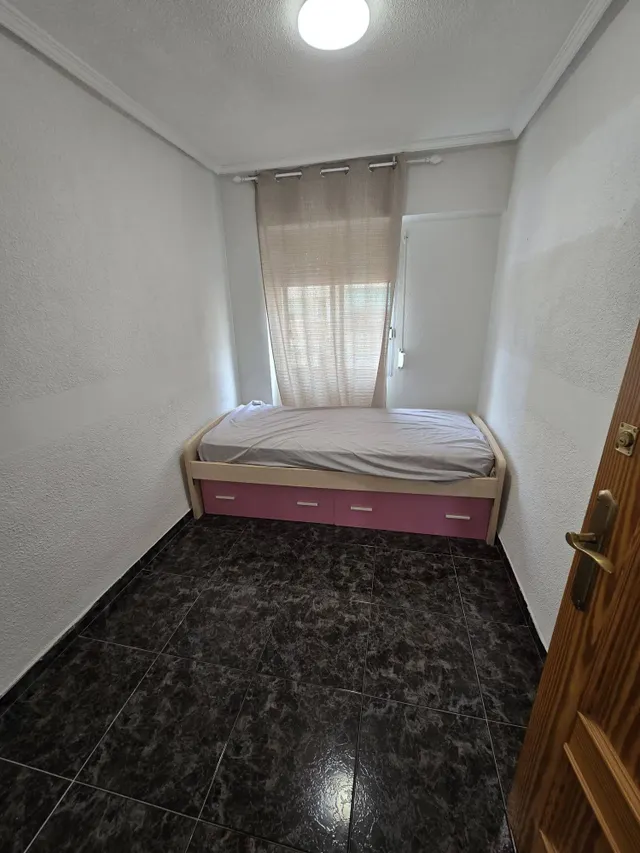 Acogedor piso en venta en Colonia Requena — 14