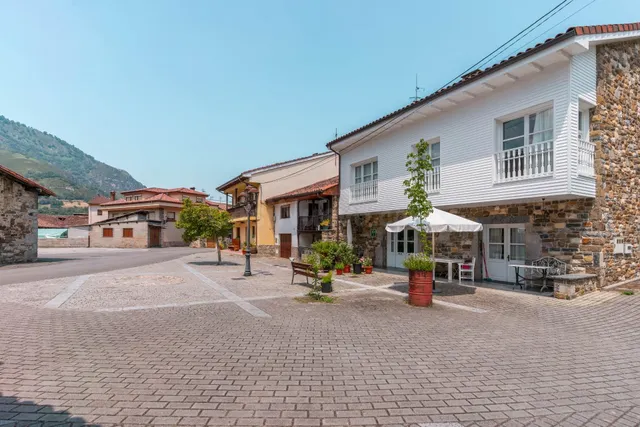 CASA PIEDRA CON TERRENO EN VENTA EN RIOSECO - foto 2