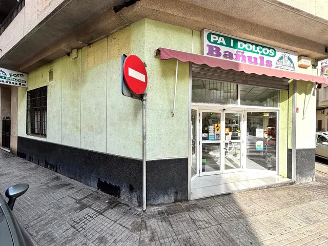 ESPECIAL PANADEROS. Local comercial en actividad en el barri - foto 4