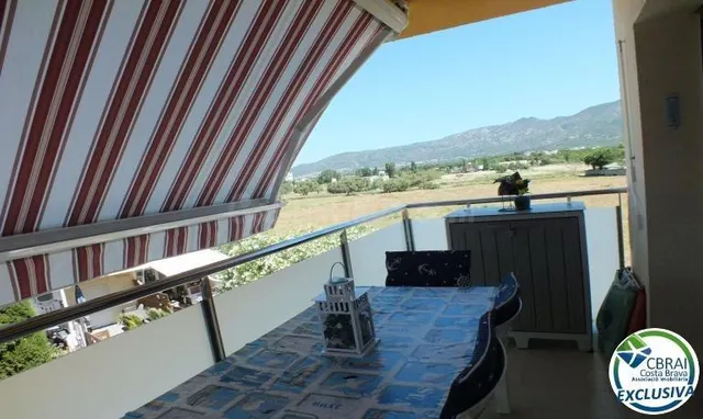 Coqueto apartamento con parking privado - foto 2