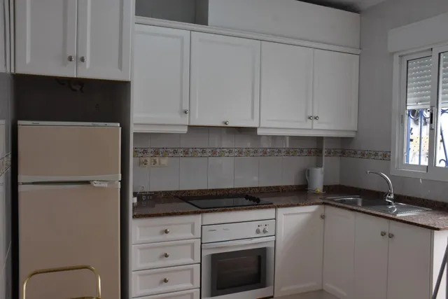Fantastico adosado con plaza de garaje, trastero y piscina comunitaria — 13
